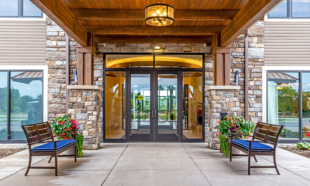 https://thelakesatstillwater.org/wp-content/uploads/2019/11/The-Lodge-4-Entrance.jpg